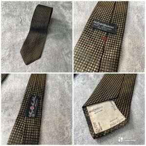 Vintage Macys Yves Saint Laurent Men's Geometric Silk Neck Tie !!
